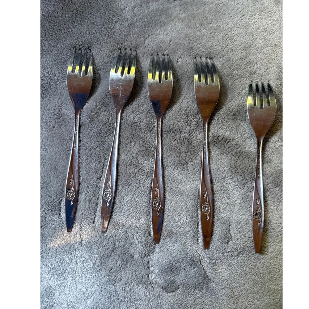 Oneida Lasting Rose Flatware Set 5pc Oneidacraft Stainless Forks MCM Floral